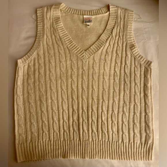 3/$15 Belle du Jour Sweater Vest Cable Knit Sleeveless V-Neck Size Medium - Picture 6 of 6